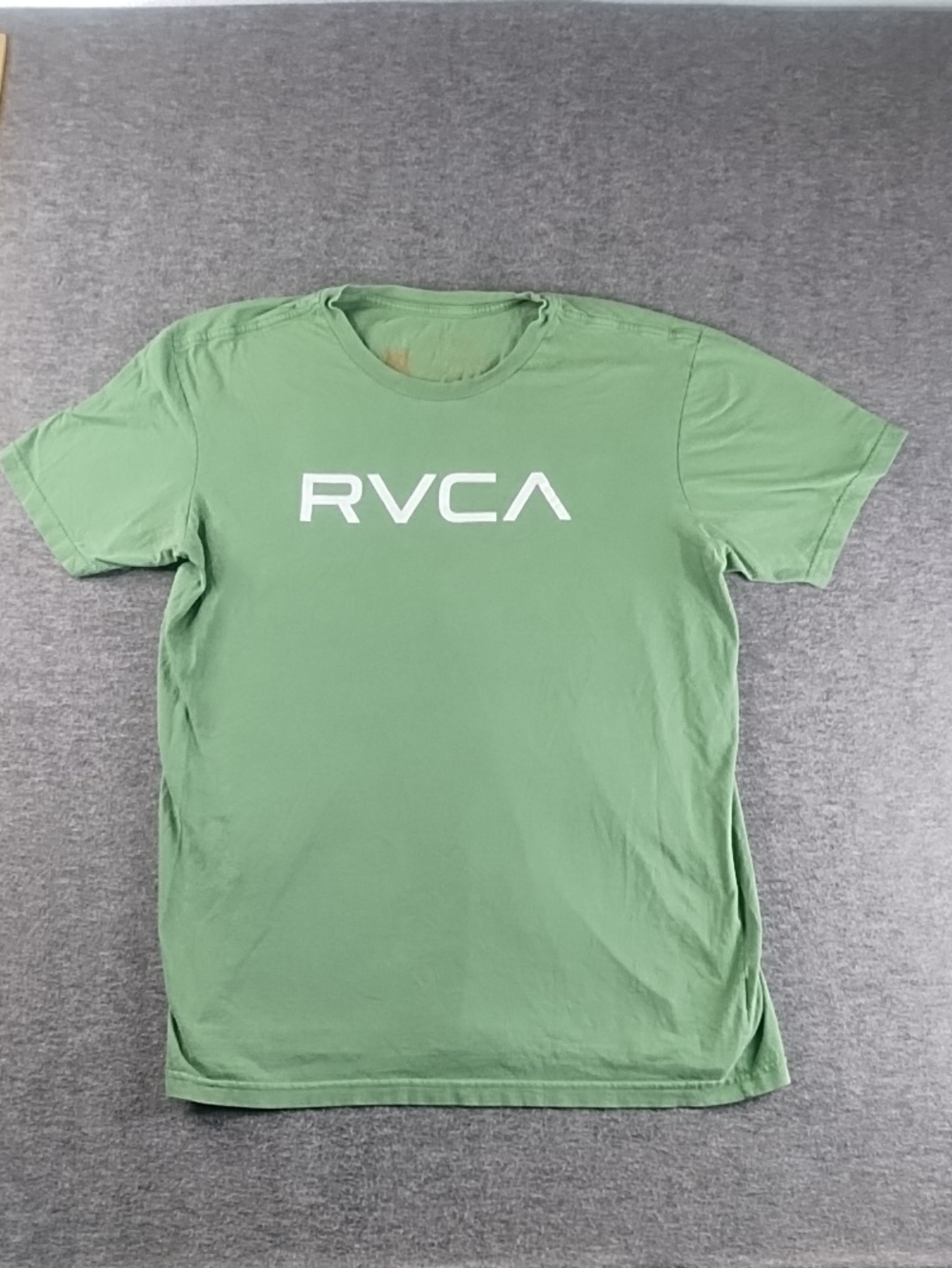 RVCA Men's Green Logo Crew Neck T-Shirt